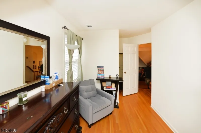 27 Tanager Ct Wayne, NJ 07470