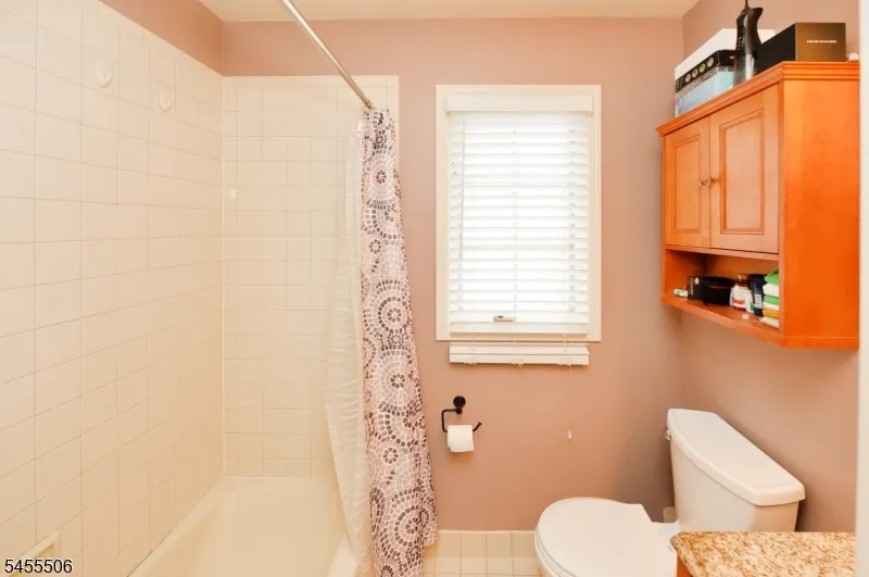 27 Tanager Ct Wayne, NJ 07470