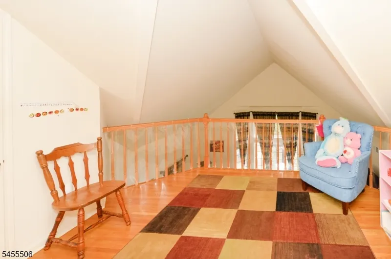 27 Tanager Ct Wayne, NJ 07470
