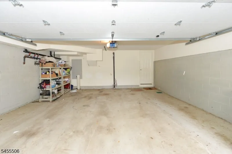 27 Tanager Ct Wayne, NJ 07470
