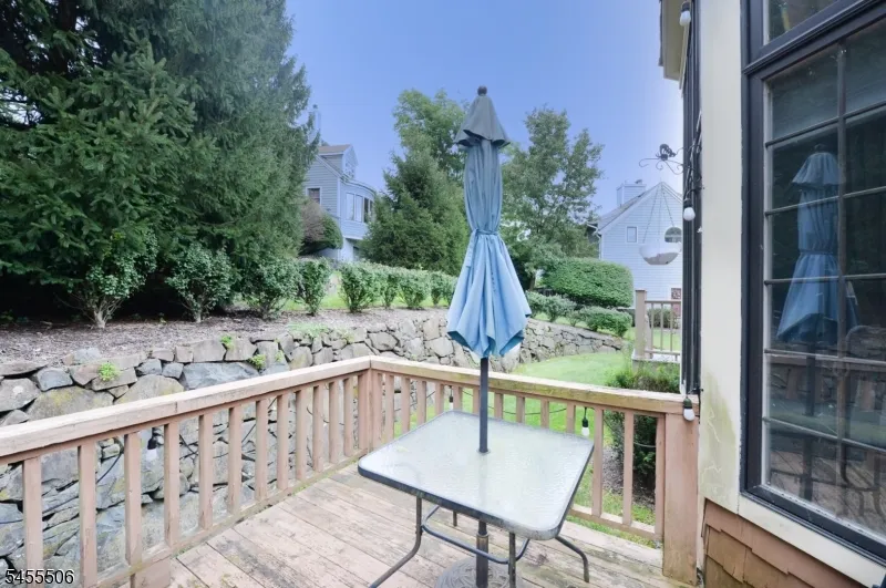 27 Tanager Ct Wayne, NJ 07470