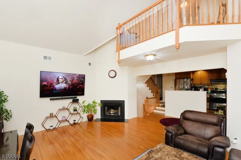 27 Tanager Ct Wayne, NJ 07470