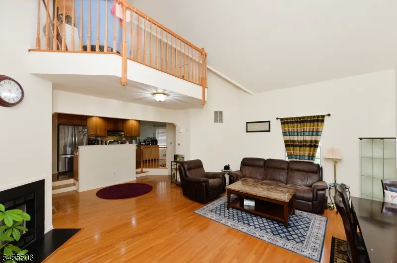 27 Tanager Ct Wayne, NJ 07470