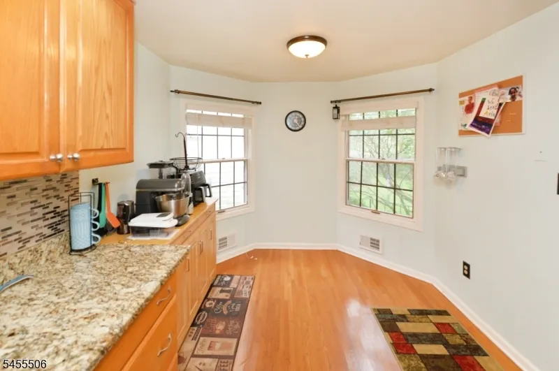 27 Tanager Ct Wayne, NJ 07470
