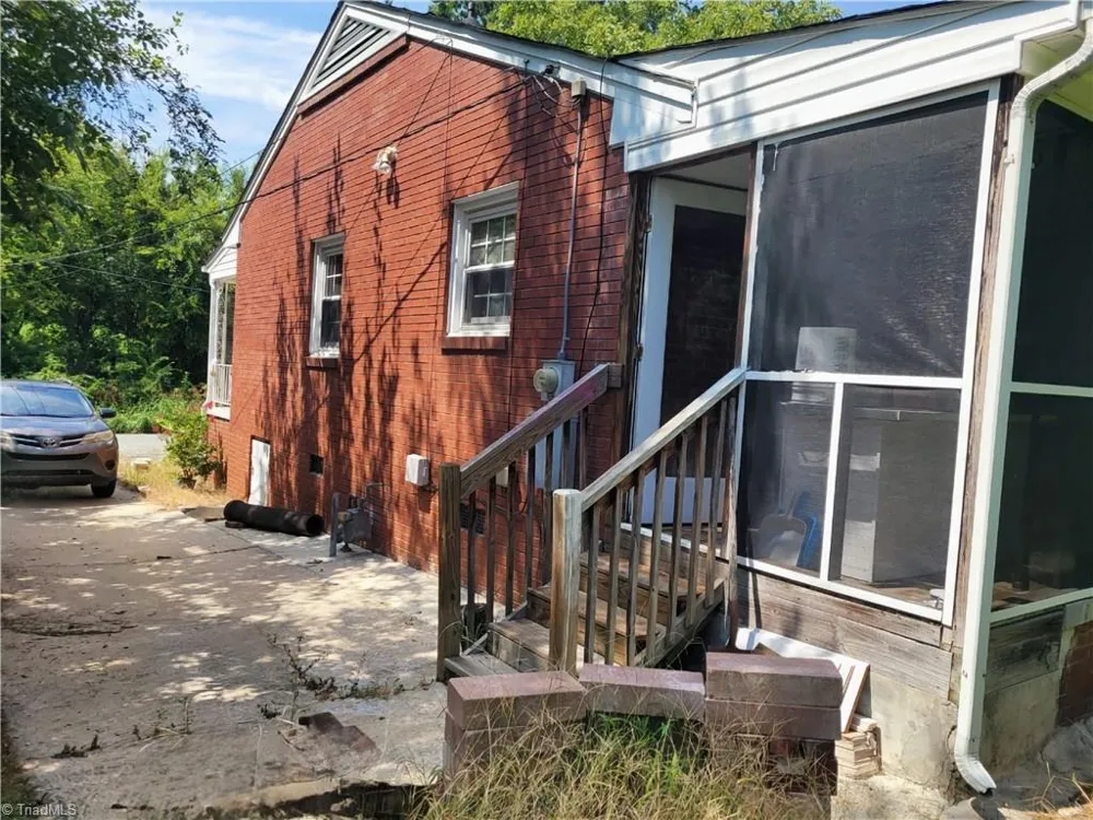 416 Cross Street Burlington, NC 27217