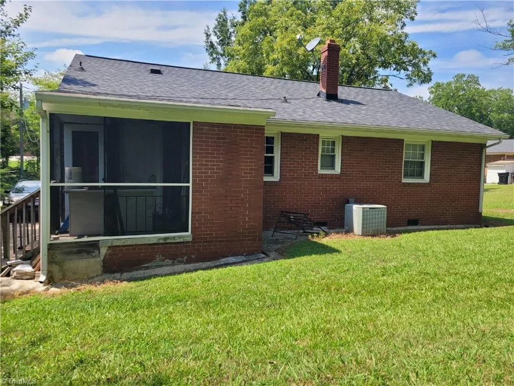 416 Cross Street Burlington, NC 27217