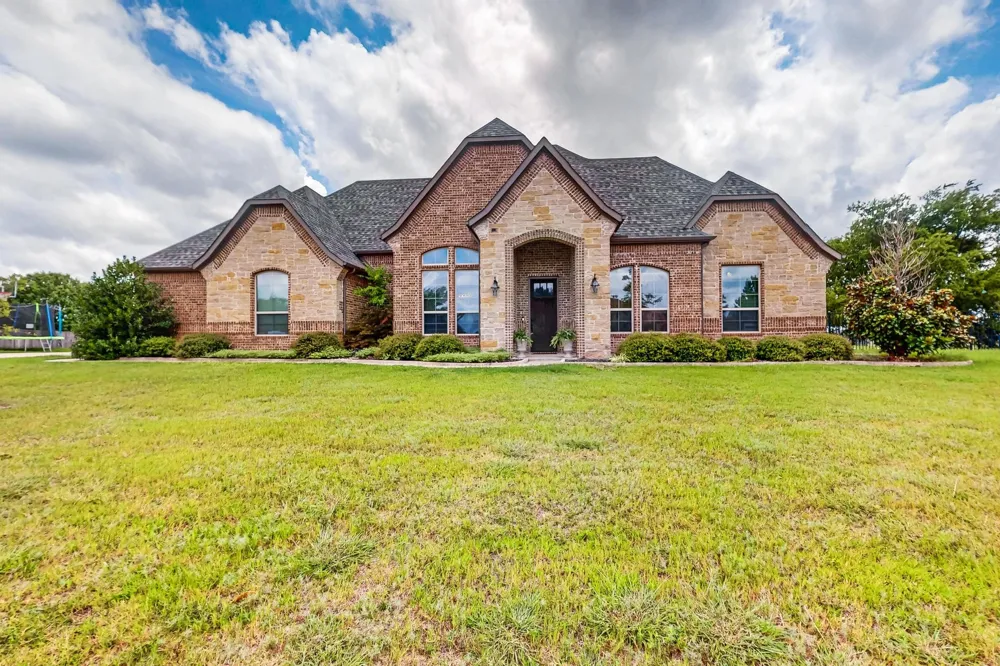19121 Shortmeadow Forney, TX 75126