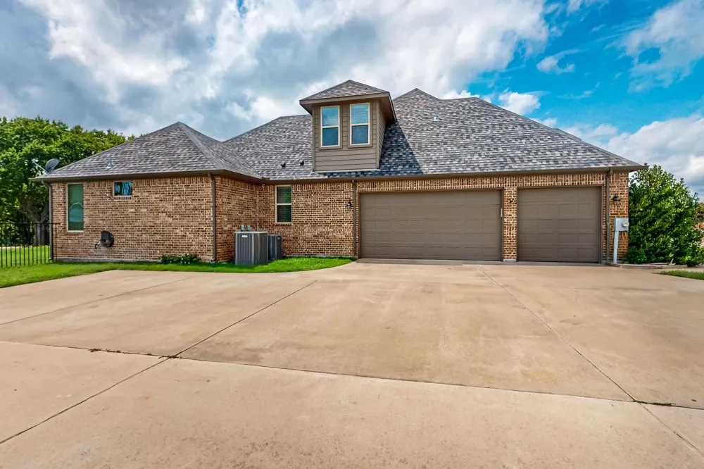 19121 Shortmeadow Forney, TX 75126