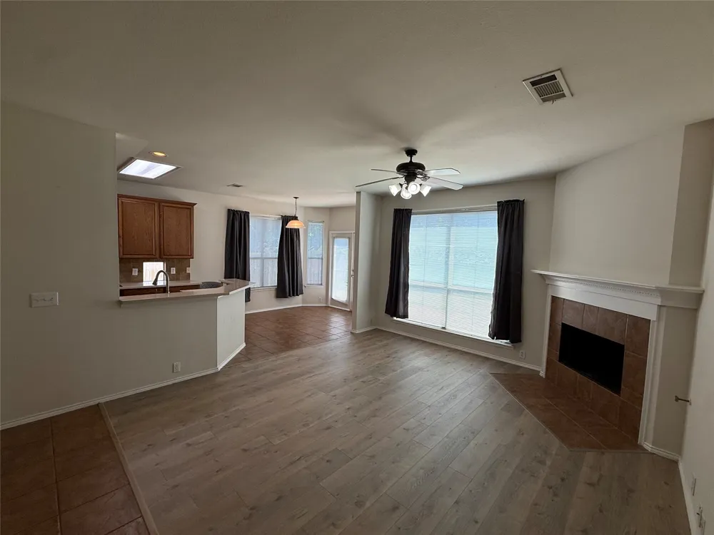1740 Hidden Brook Drive Grand Prairie, TX 75050