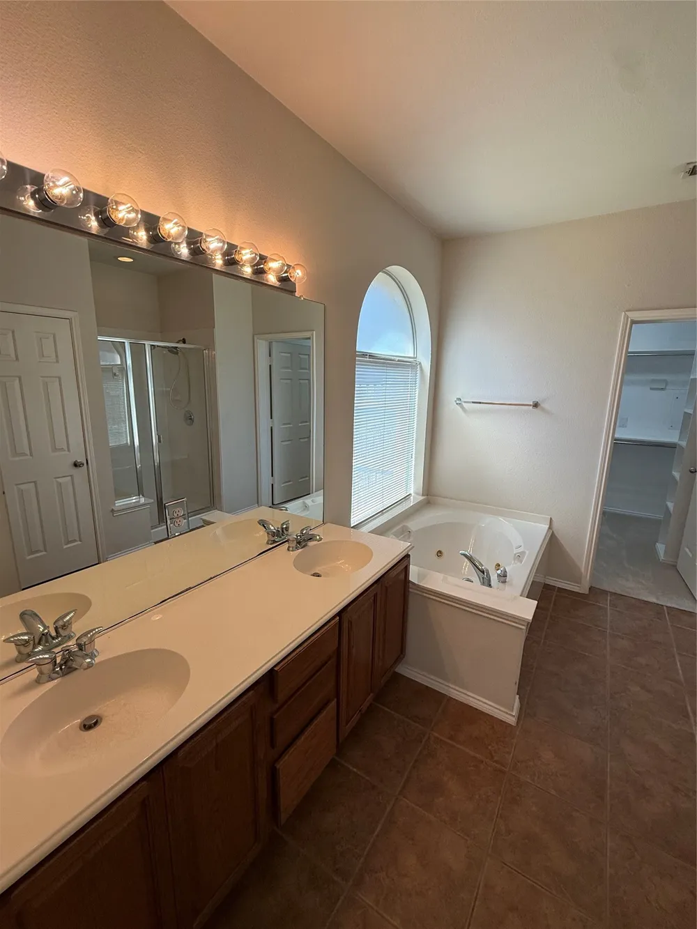 1740 Hidden Brook Drive Grand Prairie, TX 75050