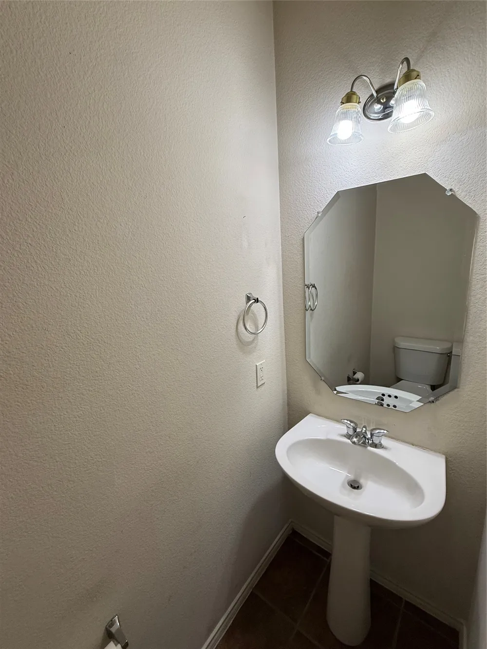 1740 Hidden Brook Drive Grand Prairie, TX 75050