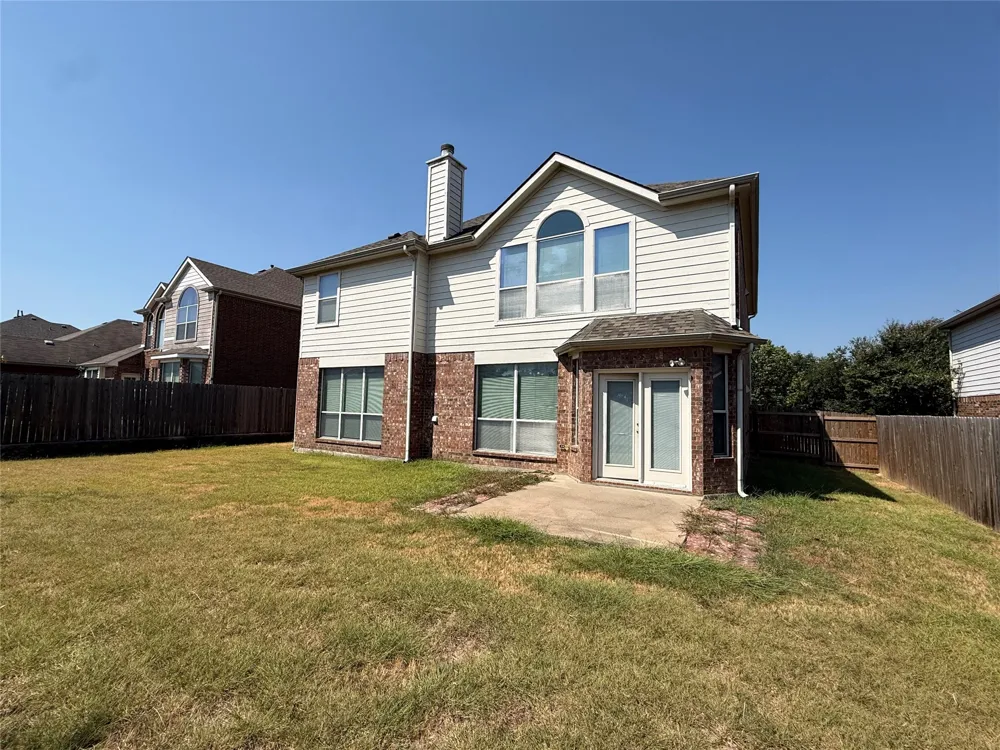 1740 Hidden Brook Drive Grand Prairie, TX 75050