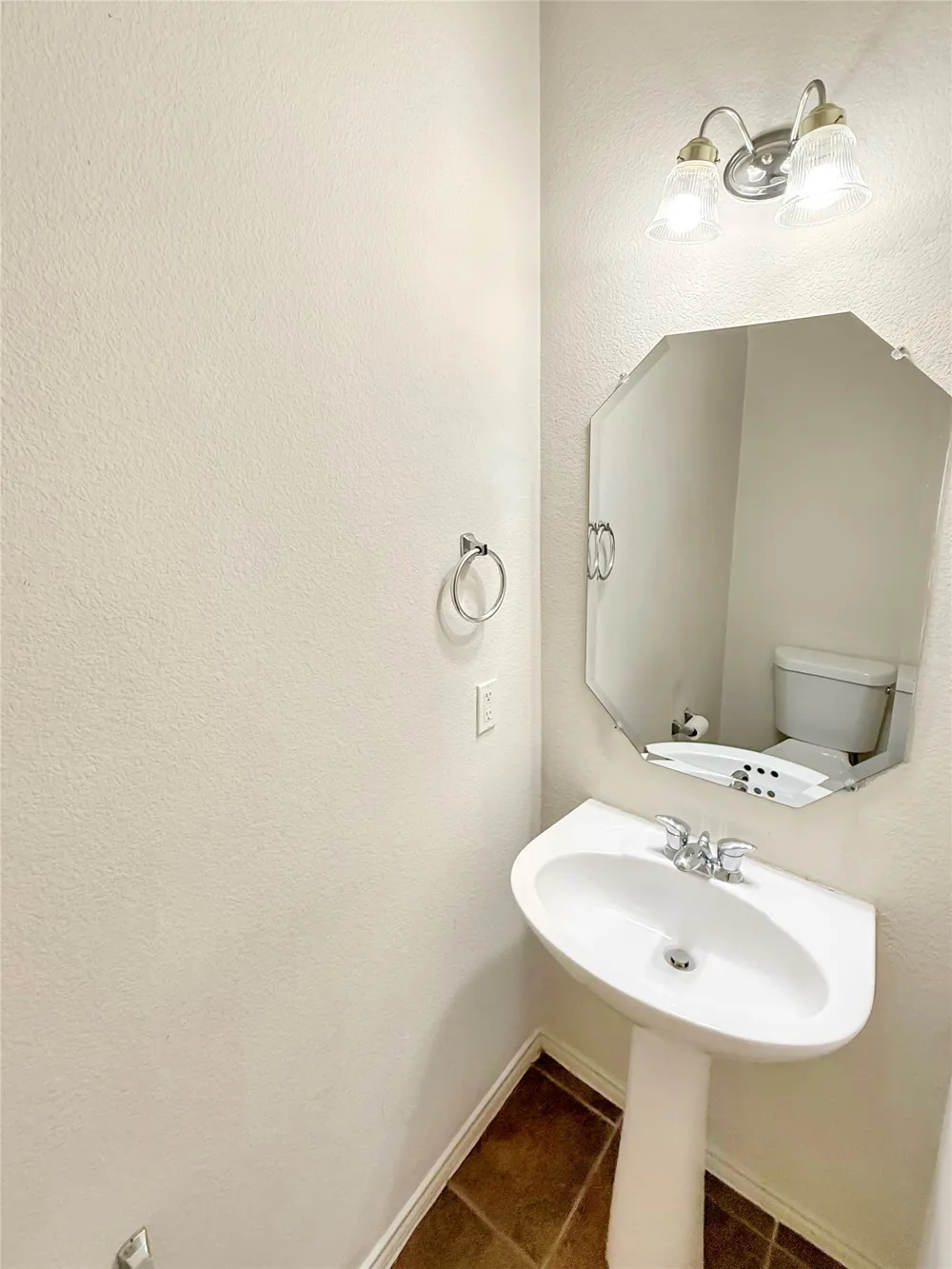 1740 Hidden Brook Drive Grand Prairie, TX 75050