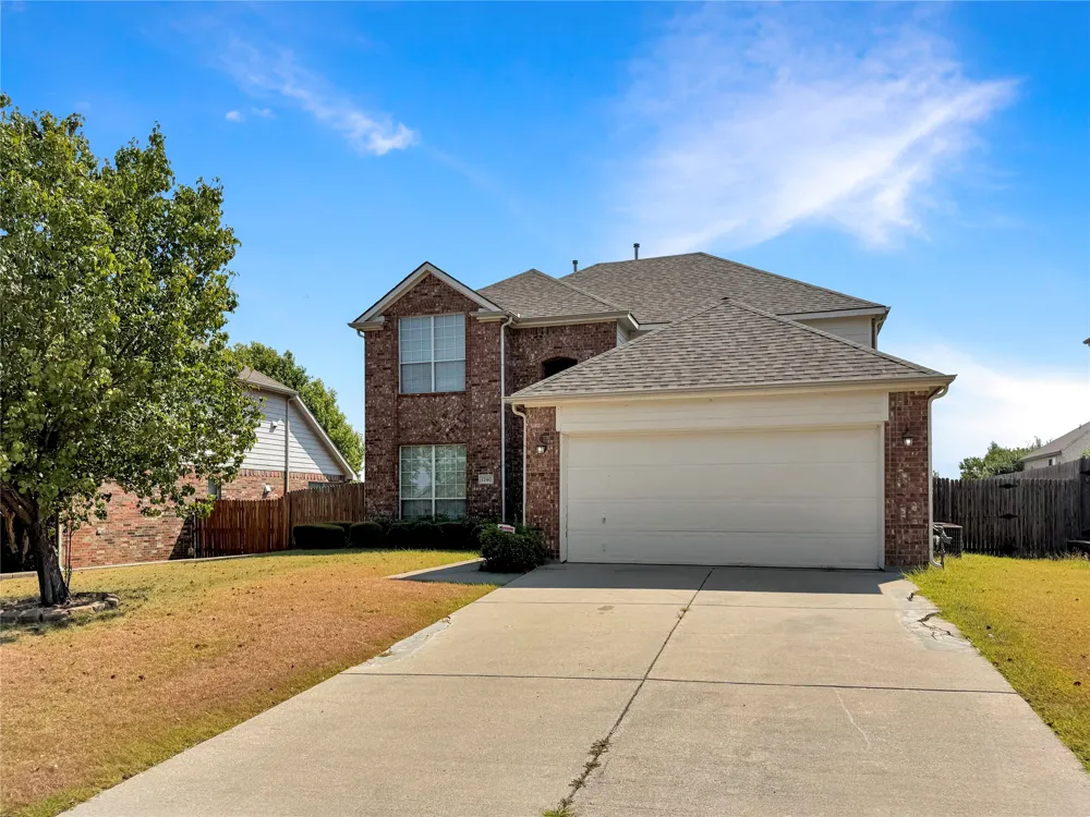 1740 Hidden Brook Drive Grand Prairie, TX 75050