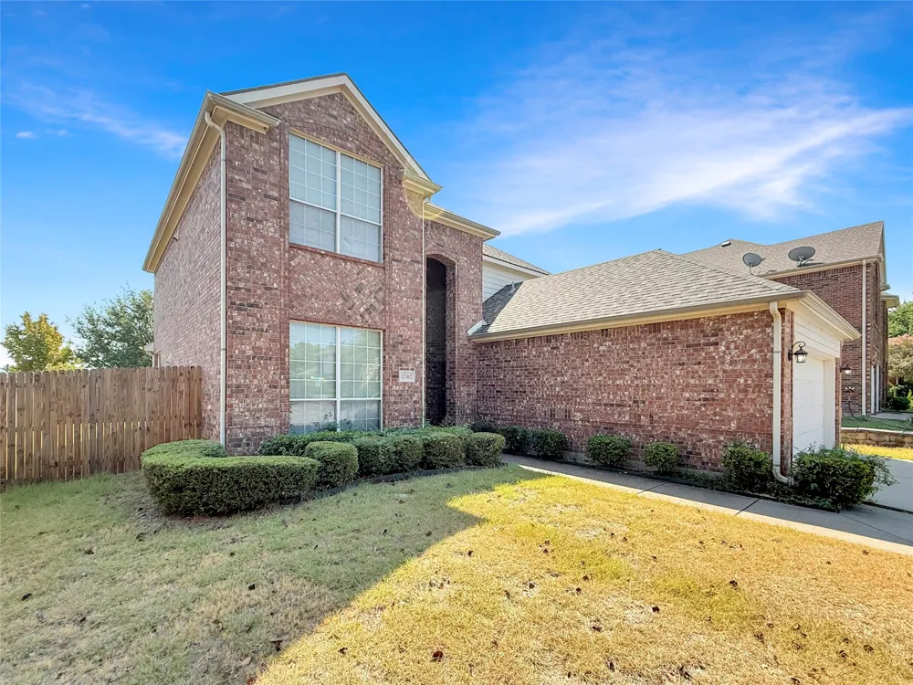 1740 Hidden Brook Drive Grand Prairie, TX 75050