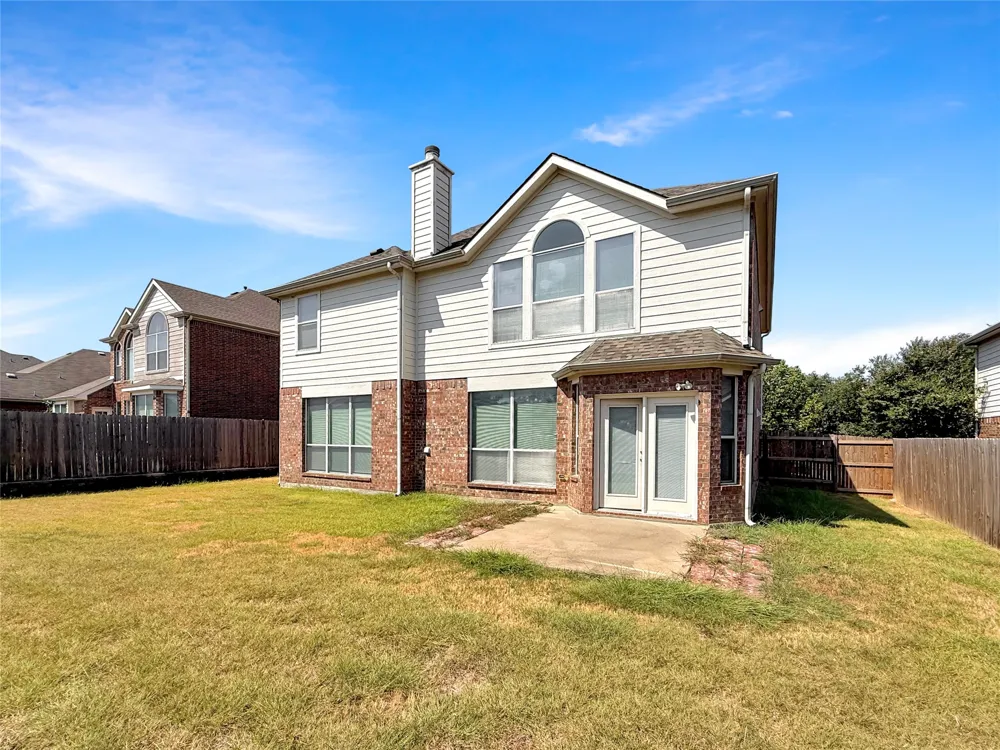 1740 Hidden Brook Drive Grand Prairie, TX 75050