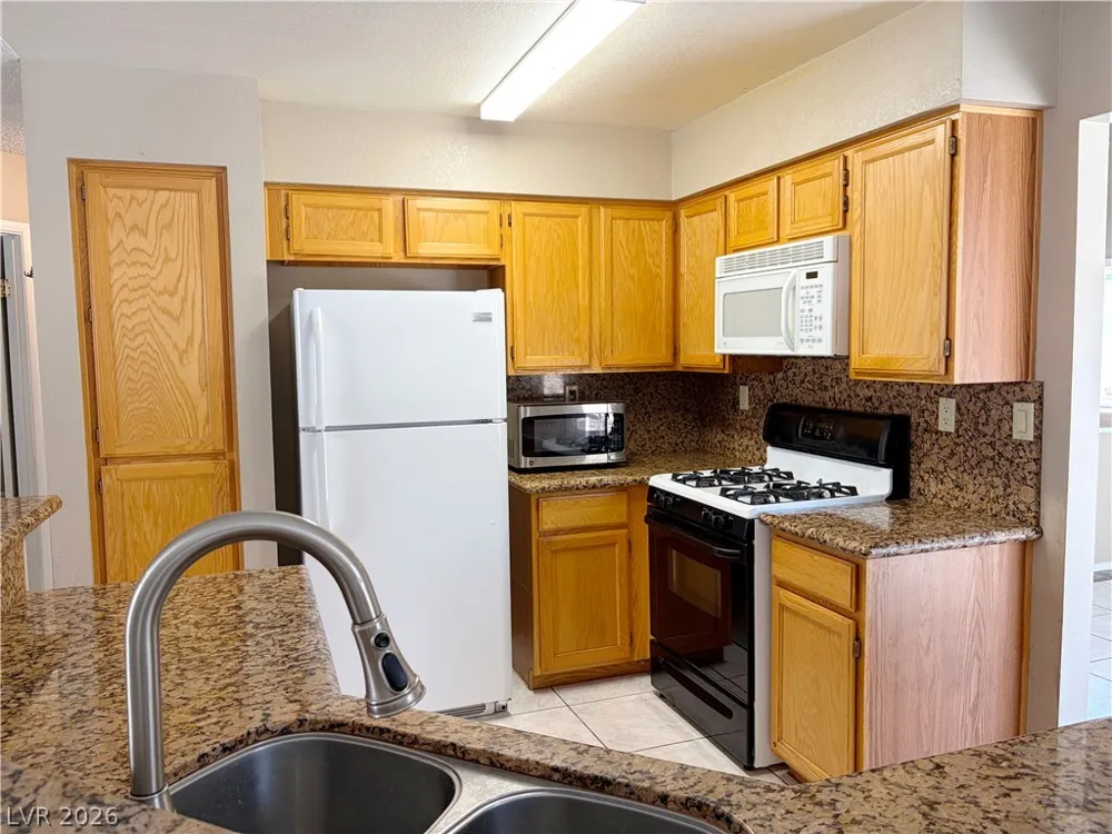 2713 Brienza Way Las Vegas, NV 89117