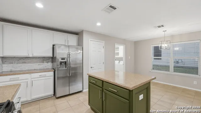 716 Hollow Rdg Schertz, TX 78108