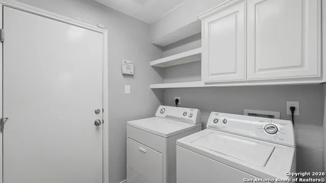 716 Hollow Rdg Schertz, TX 78108