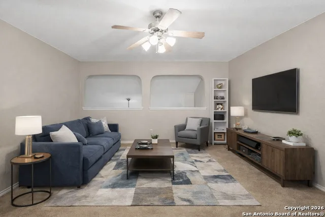 716 Hollow Rdg Schertz, TX 78108