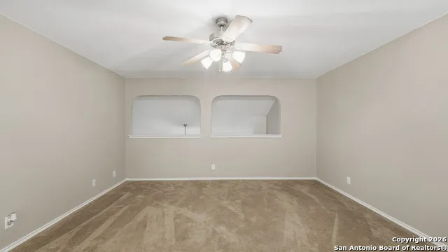 716 Hollow Rdg Schertz, TX 78108