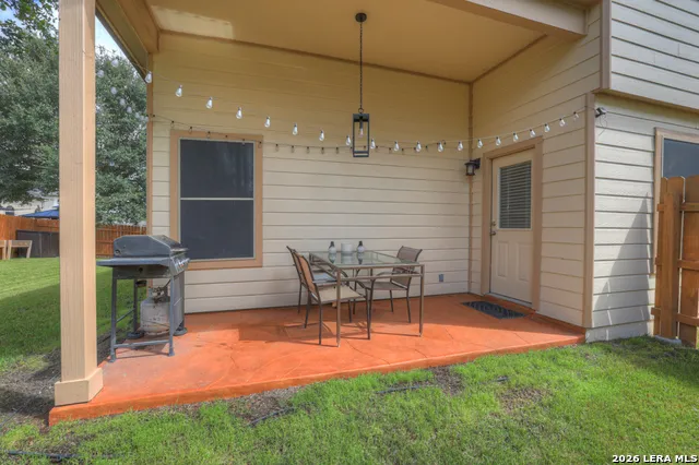 716 Hollow Rdg Schertz, TX 78108