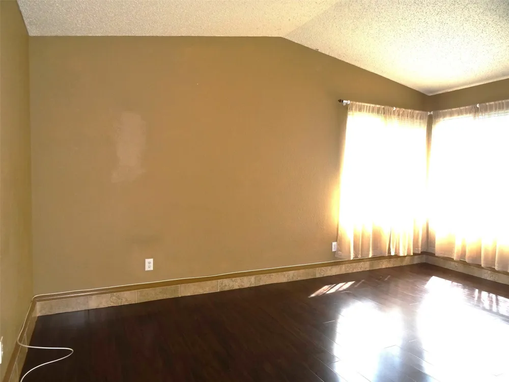 2517 Hollydale Drive Garland, TX 75044