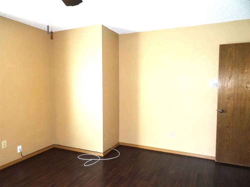 2517 Hollydale Drive Garland, TX 75044