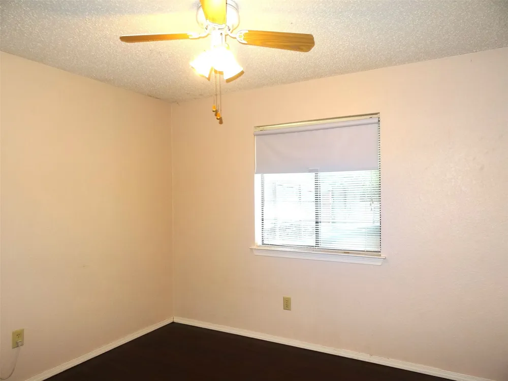 2517 Hollydale Drive Garland, TX 75044
