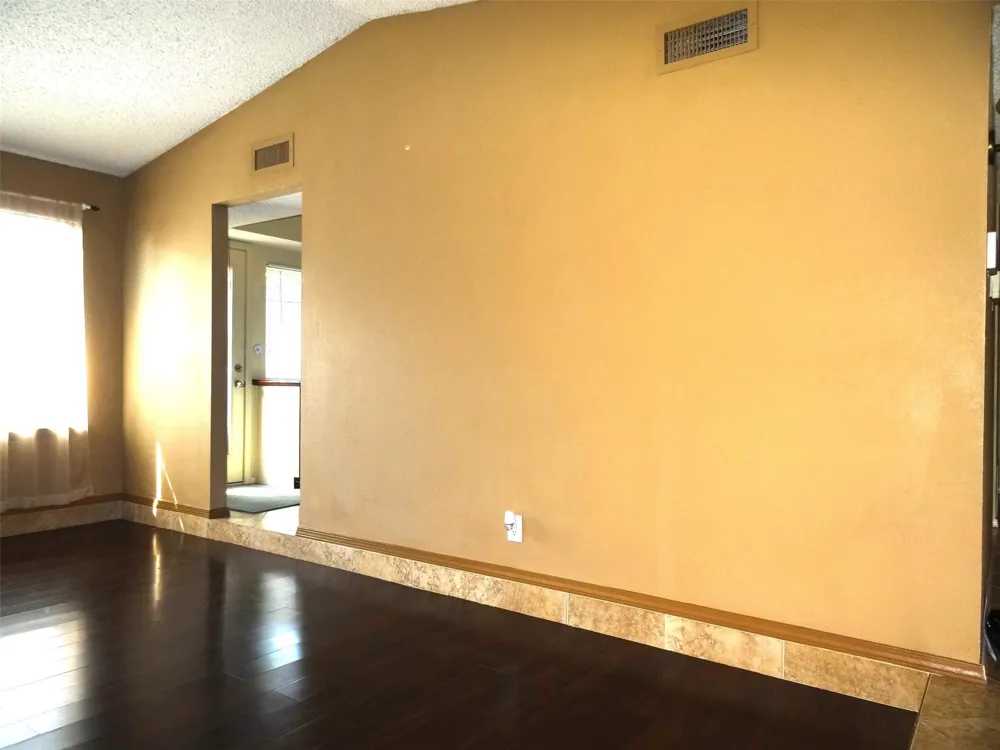 2517 Hollydale Drive Garland, TX 75044