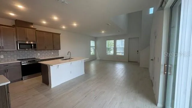 416 OAK FLAT ALLEY Groveland, FL 34736