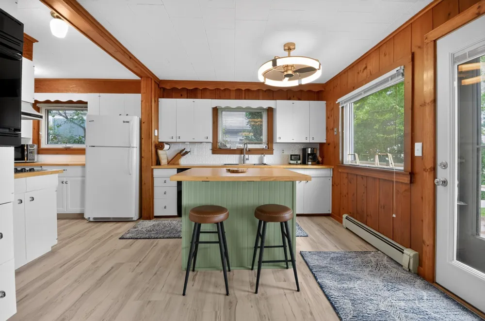 1105 Bay Drive Tawas Township, MI 48763