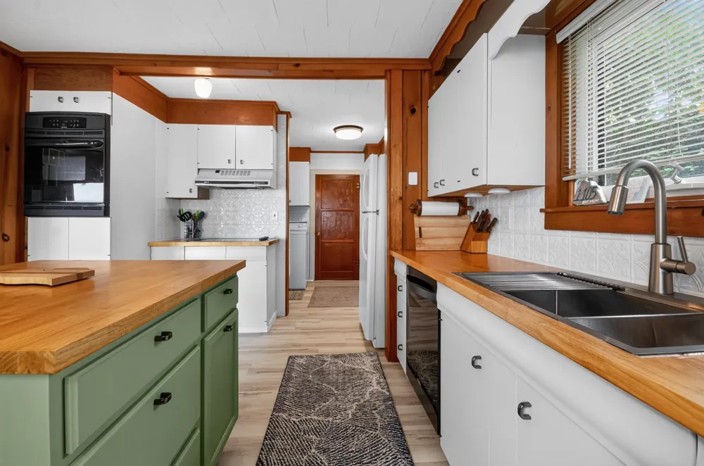 1105 Bay Drive Tawas Township, MI 48763