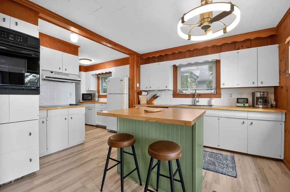 1105 Bay Drive Tawas Township, MI 48763