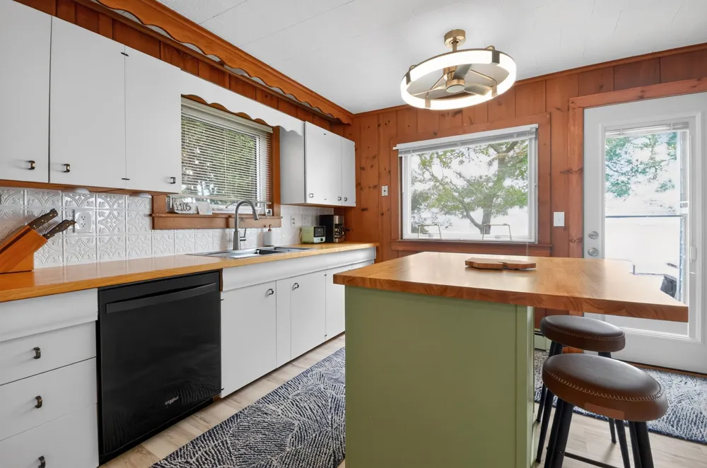 1105 Bay Drive Tawas Township, MI 48763