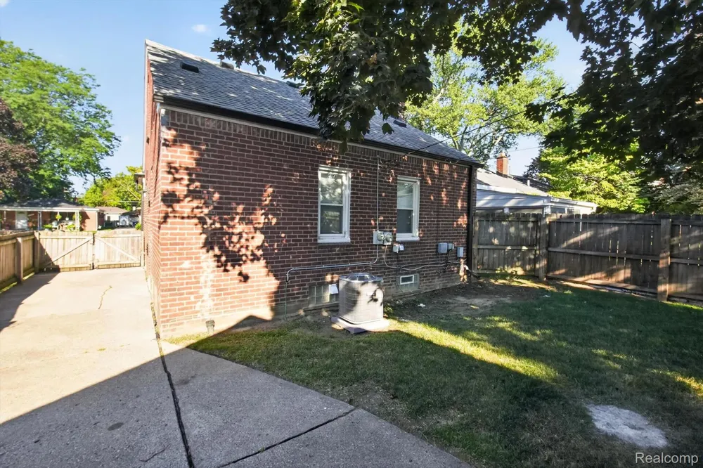 11316 Marion Redford Charter Township, MI 48239