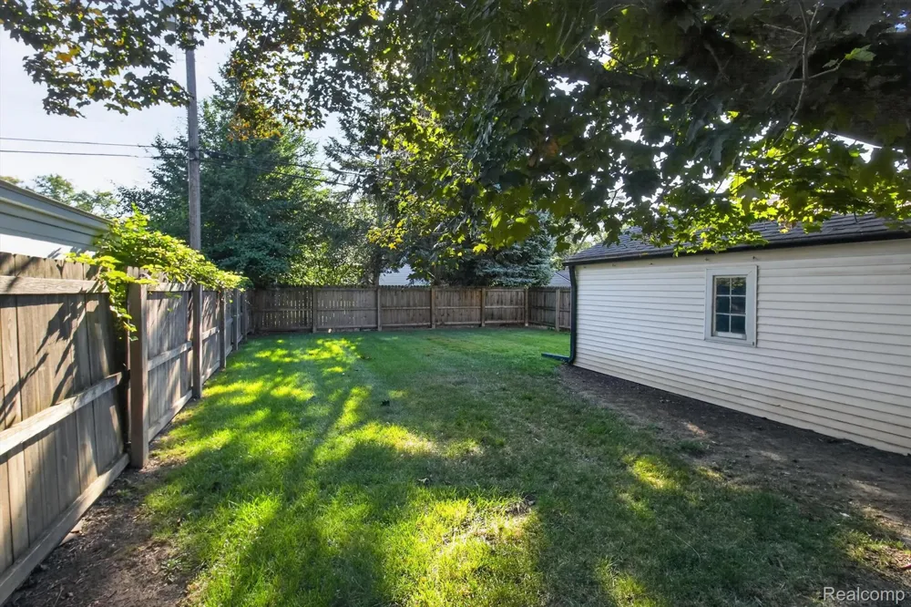 11316 Marion Redford Charter Township, MI 48239