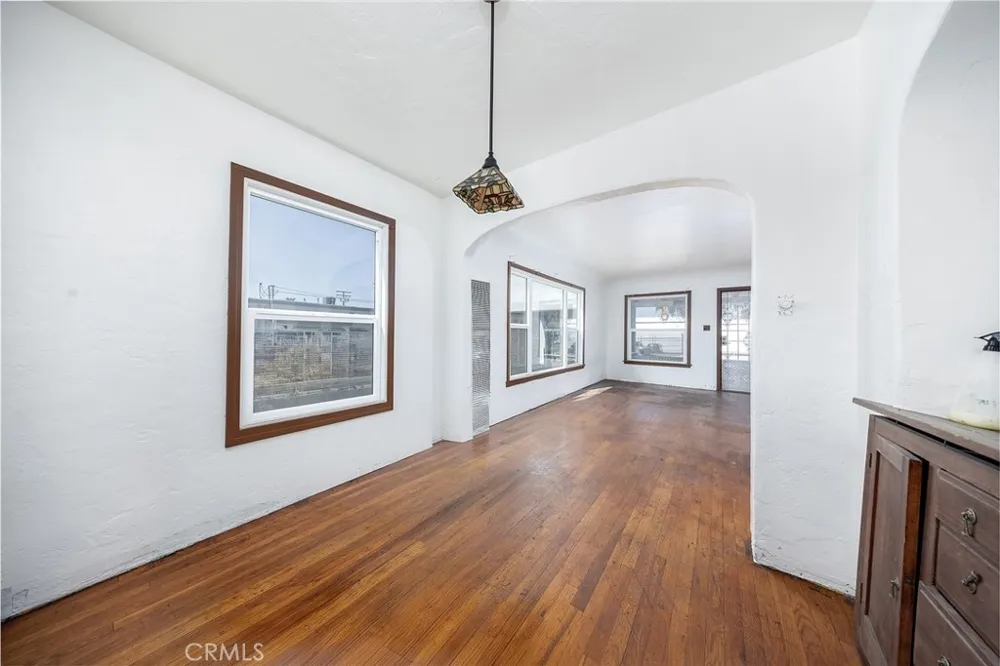 28 S Vista Place Upland, CA 91786