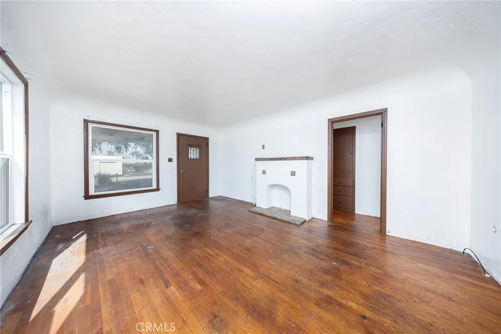 28 S Vista Place Upland, CA 91786