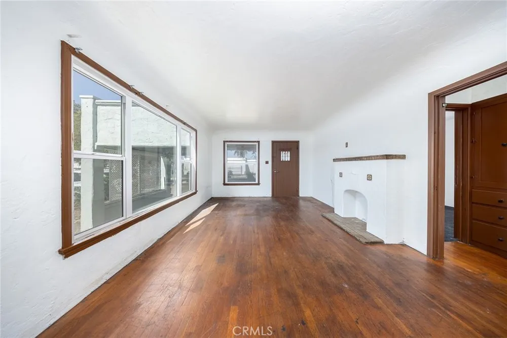 28 S Vista Place Upland, CA 91786