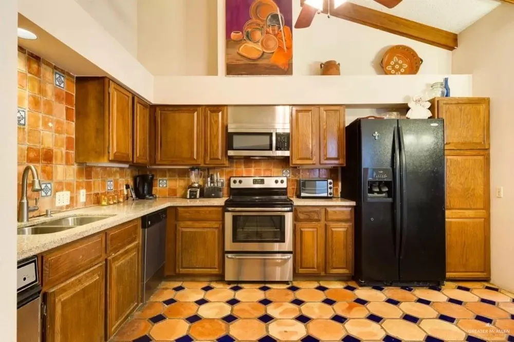 107 W Shasta Avenue W McAllen, TX 78504