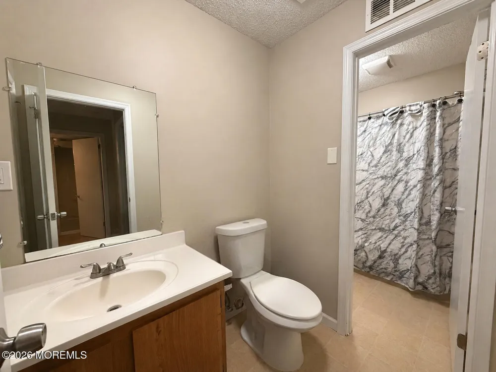 164 Frontier Way Tinton Falls, NJ 07753