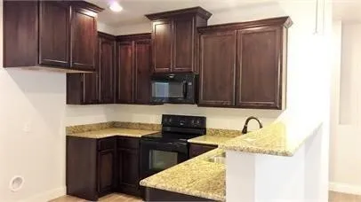 2208 Oliver Street Greenville, TX 75401
