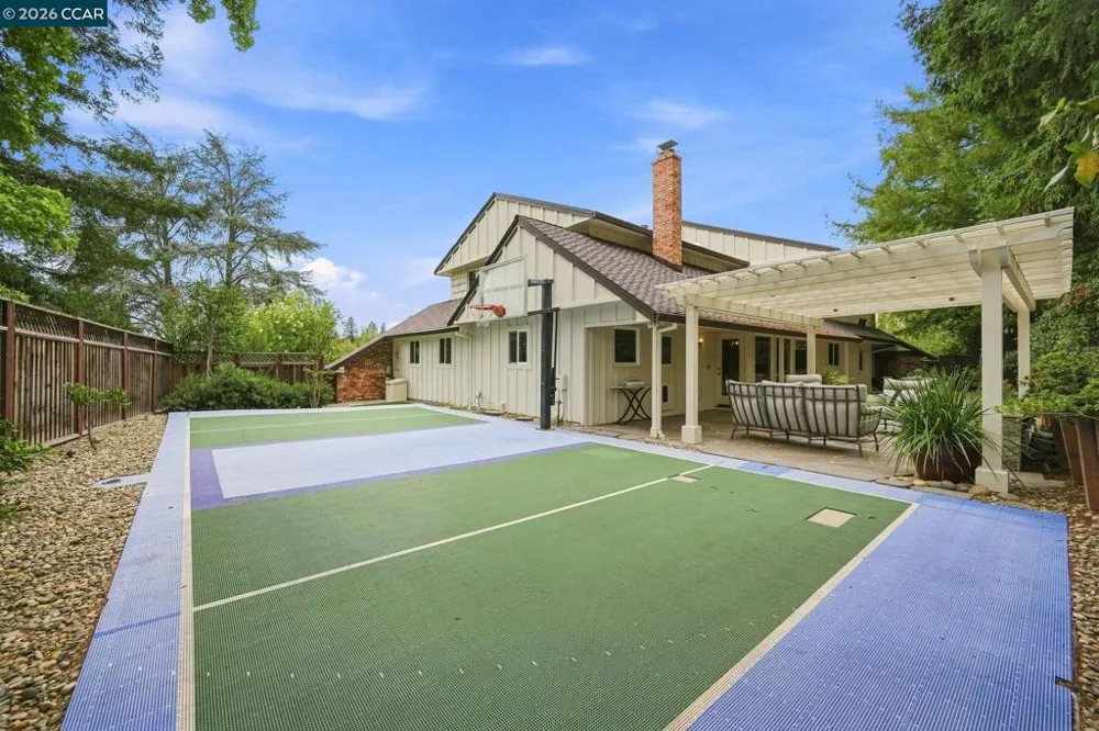 2516 Roundhill Dr Alamo, CA 94507