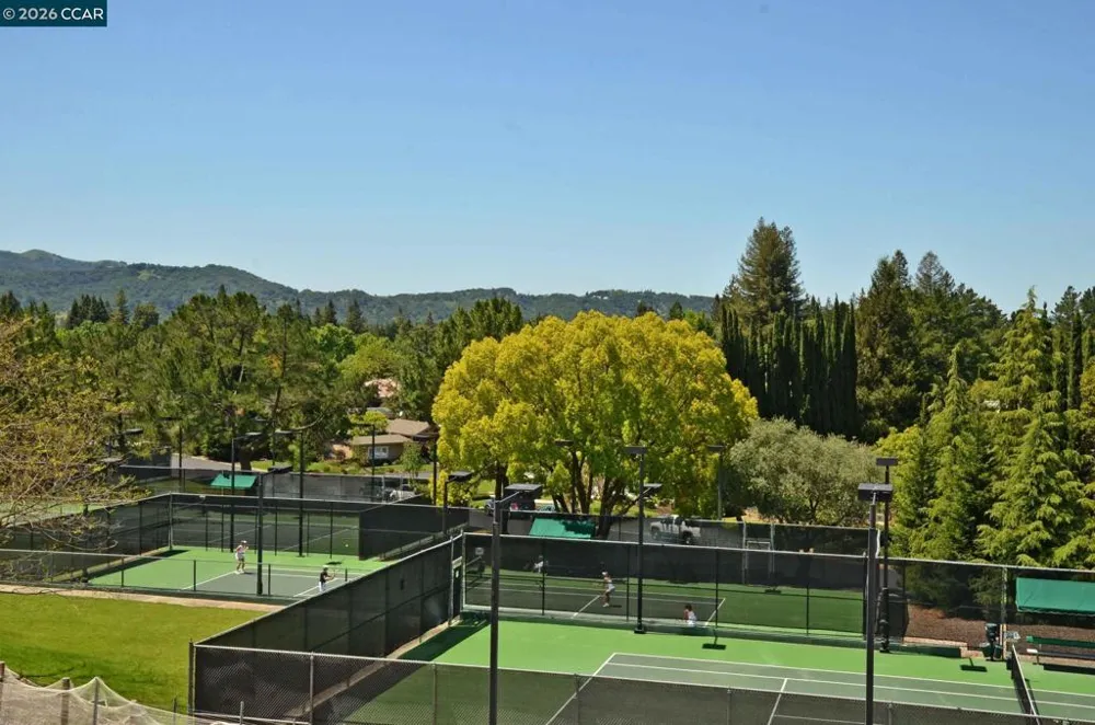 2516 Roundhill Dr Alamo, CA 94507