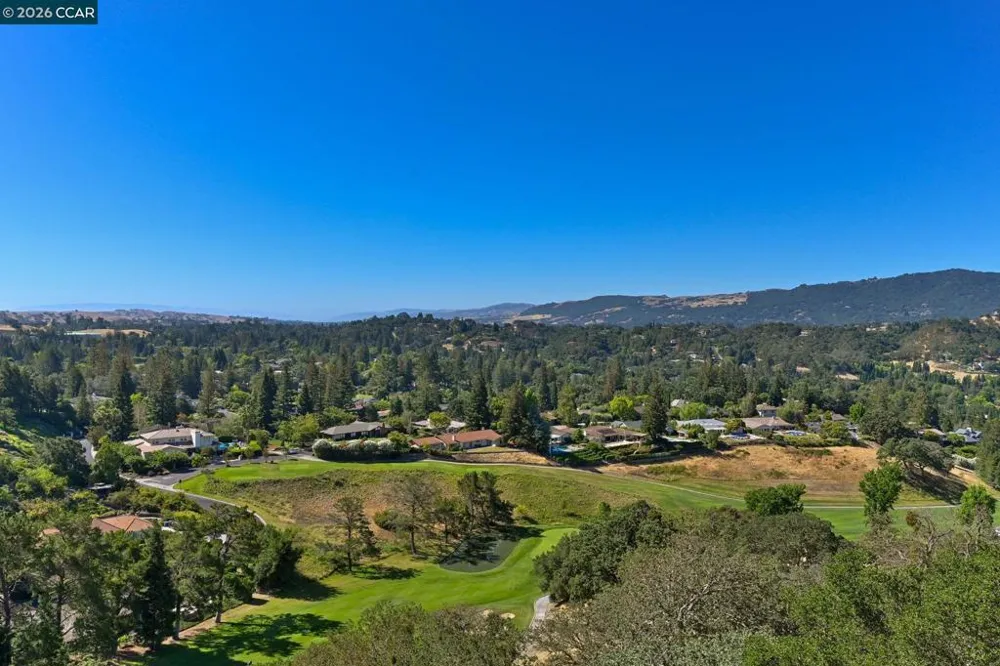 2516 Roundhill Dr Alamo, CA 94507