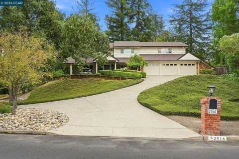 2516 Roundhill Dr