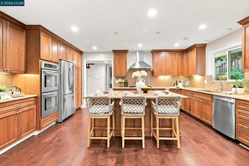 2516 Roundhill Dr Alamo, CA 94507