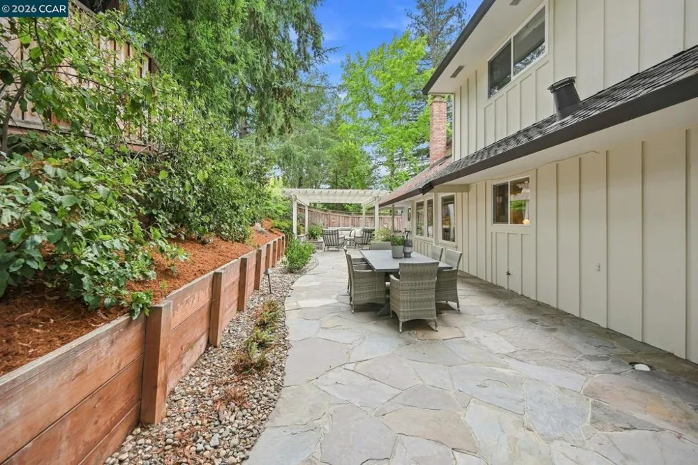 2516 Roundhill Dr Alamo, CA 94507