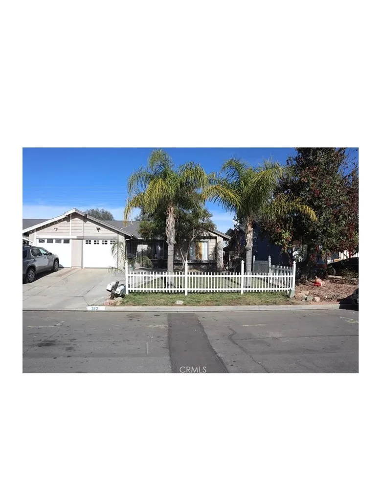 312 Redbud Place Perris, CA 92570